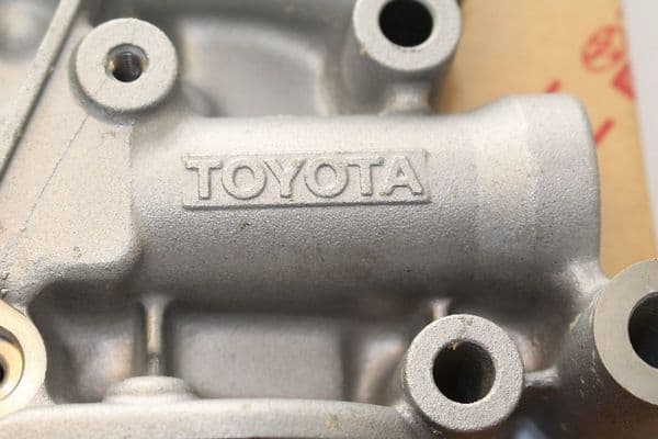 Genuine Toyota Crown Oil Pump 1JZGTE JZS171 15100-46030, 1510046030